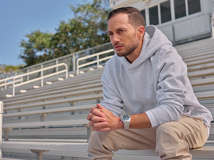 Robert Saleh, New York Jets Head Coach, talking to Mike McDaniel, Miami Dolphins Head Coach.